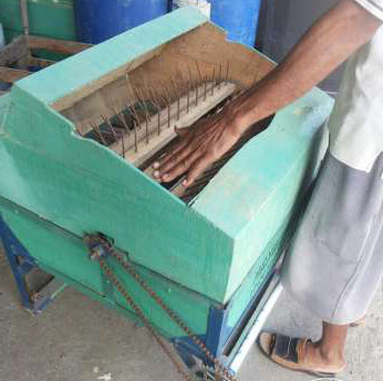 Merontokkan padi merupakan aktivitas yang dilakukan untuk merontokkan padi dari tangkainya  Kenali Beberapa Jenis Alat Perontok Padi Yang Sering Digunakan Petani