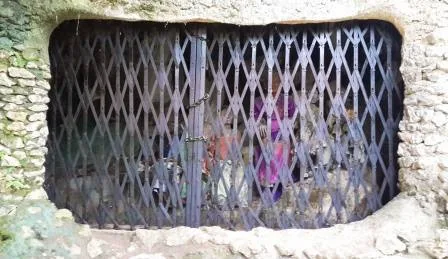 Kete Kesu, Wisata Kuburan dan Tulang Belulang