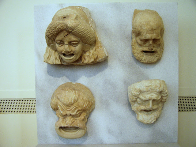 Скульптуры театральных масок эллинистического периода
