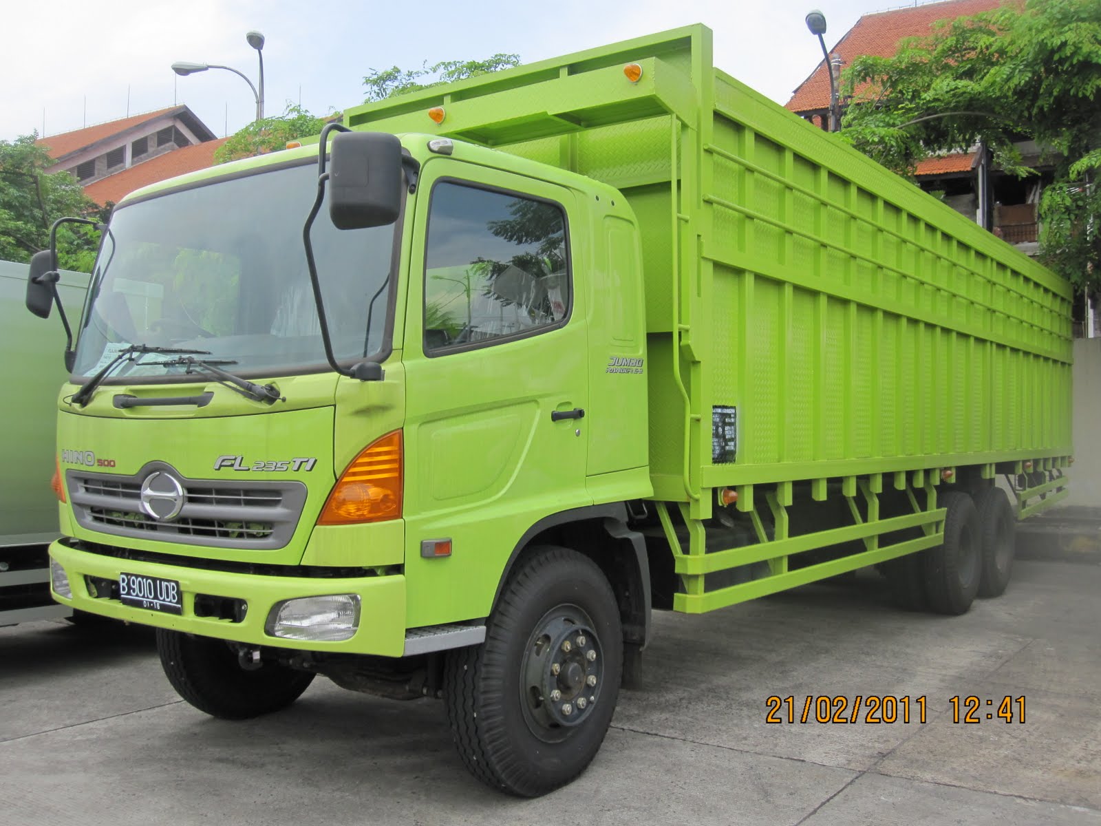 TRUCK HINO Mei 2011