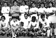 VALENCIA C. F. - Valencia, España - Temporada 1975-76 - Cordero, Basauri, Barrachina, Domingo, Cerveró y Tirapu; Rep, Saura, Quino, Keita y Planelles - VALENCIA 0 ATLÉTICO DE MADRID 1 (Leal) - 04/01/1976 - Liga de 1ª División, jornada 16 - Valencia, estadio de Mestalla - 10º clasificado en la Liga, con Milosevic y Mestre de entrenadores