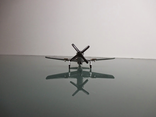 1/144 North American P-51D Mustang diecast metal aircraft miniature