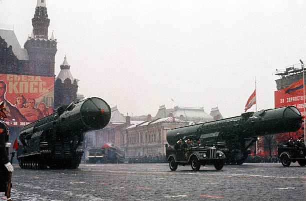 15 Foto Pada Masa Perang Dingin - The Cold War Photos (Images)