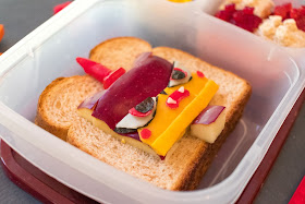 How to make a LEGO Unikitty School Lunch