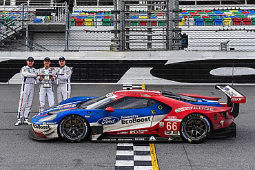 Both Hand and Bourdais thanked Müller for fighting off rival manufacturers for a riveting finish that landed them on the top step of the podium.