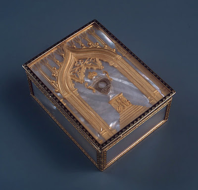 antique snuff box