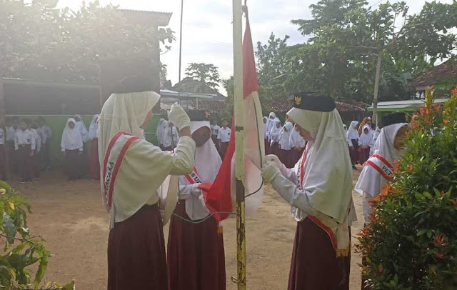 Puisi Hari Pendidikan Nasional untuk Anak SD