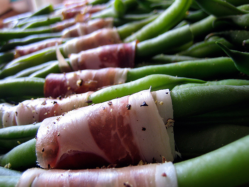 Up close and personal looks at these pretty finger foods are making me