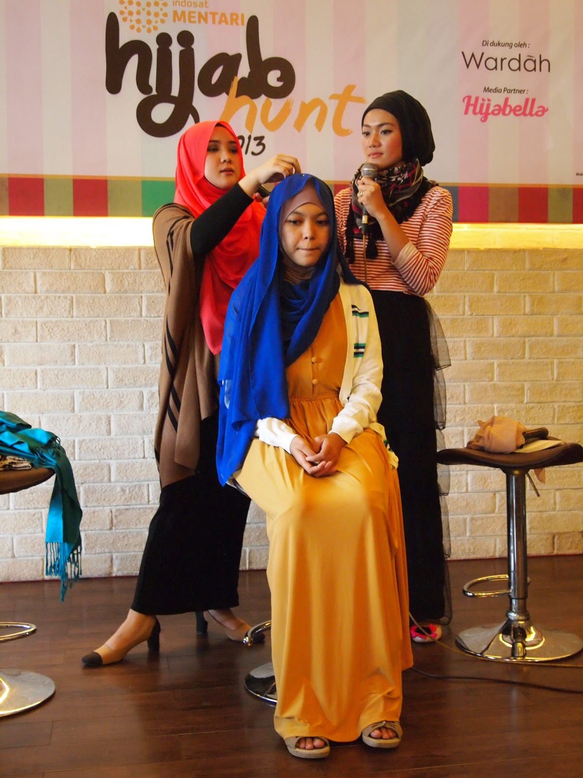 SUCI UTAMI - Productive Housewife: Indosat Mentari "Hijab 