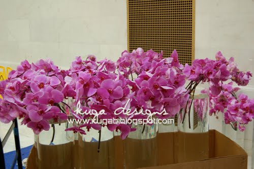 hydrangea floral arrangement into an arrangement to match the ceremony