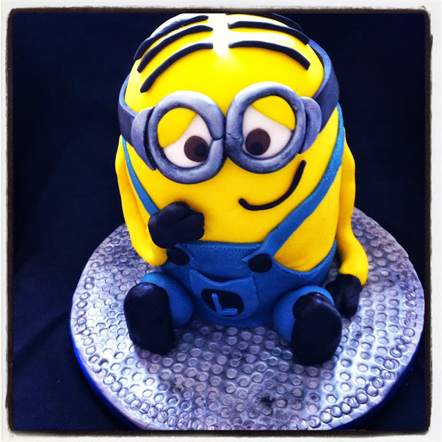 Despicable Me Minion cake