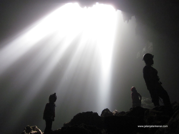 goa jomblang, ray of light