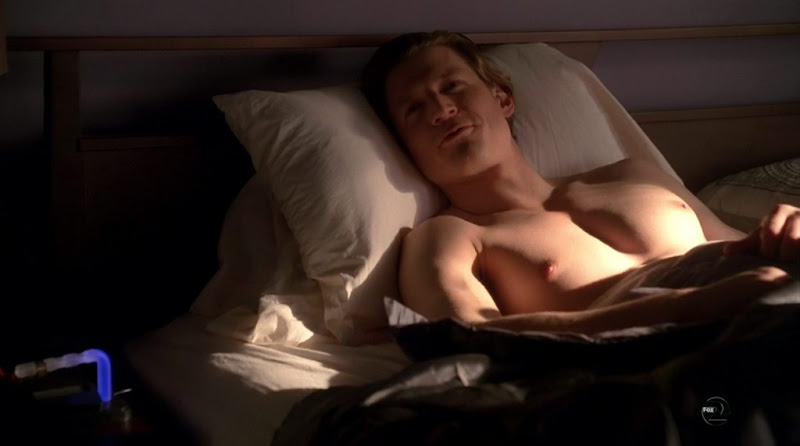Philip Winchester Shirtless on Fringe s3e13