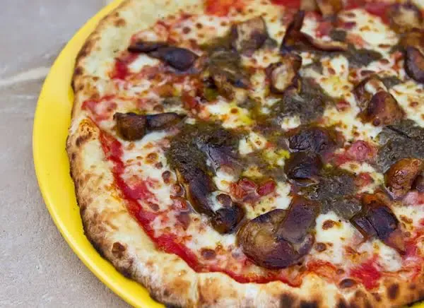 how-to-cook-mushroom-and-truffle-pizza