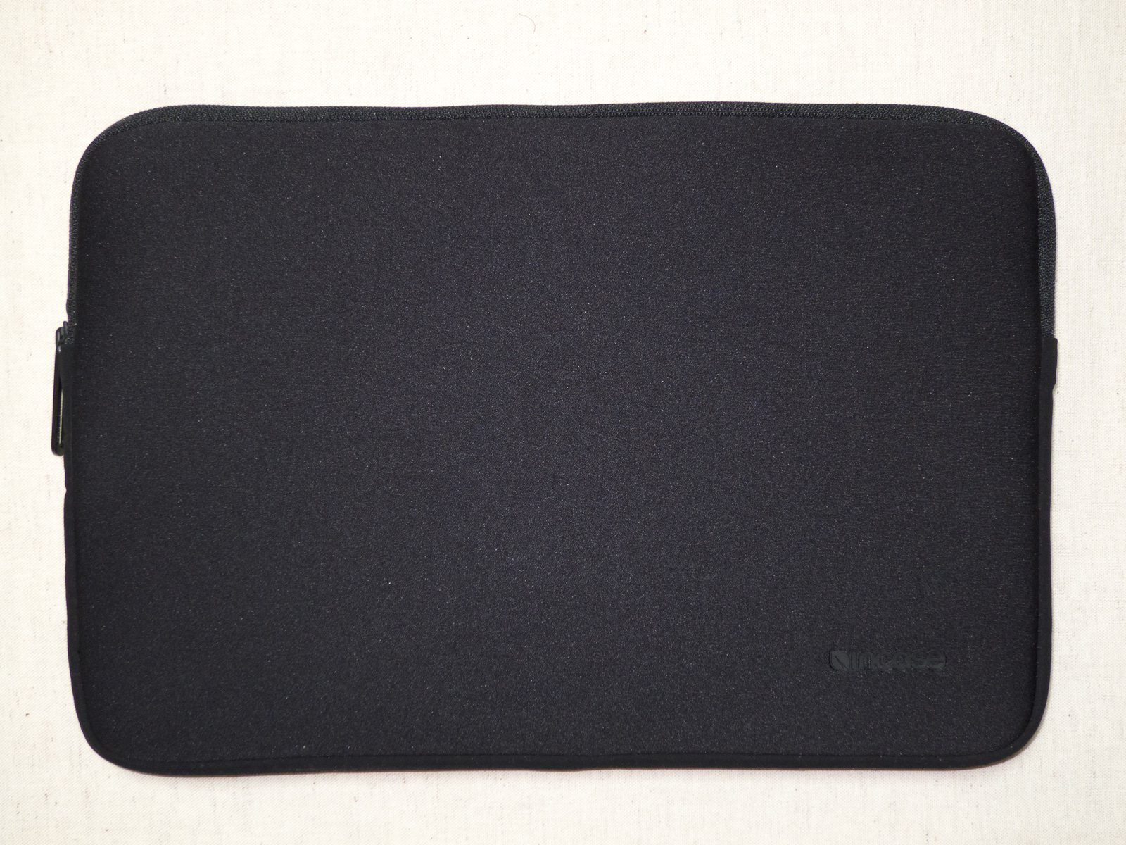 incase neoprene sleeve for macbook air