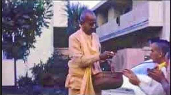 Srila Prabhupada Serves Krishna With Love