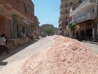 محافظ أسيوط: استكمال اعمال الرصف بقري القوصية