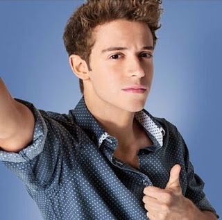 Ruggero Pasquarelli interpreta a Matteo en la serie Soy Luna