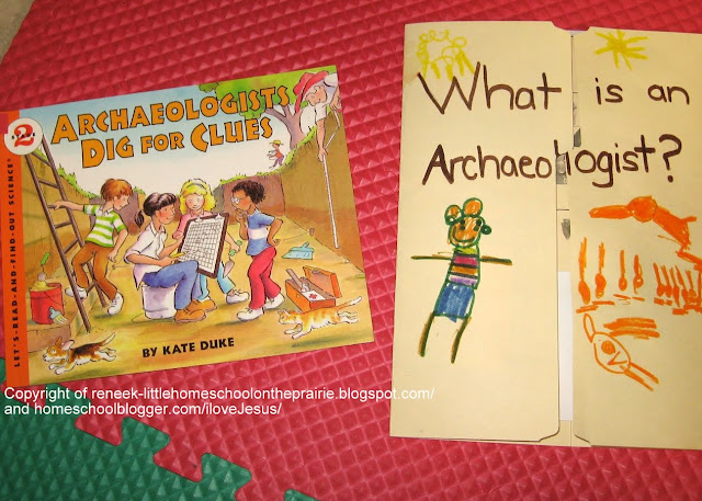 What is an Archaelogist Lapbook