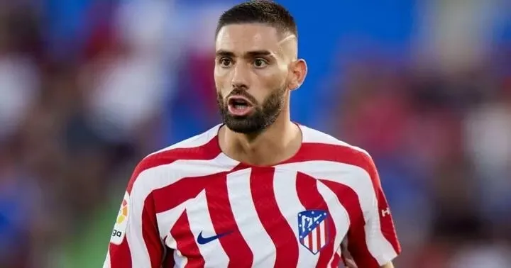 Yannick Carrasco’s possible Barcelona arrival would depend on sale of 23-year-old forward