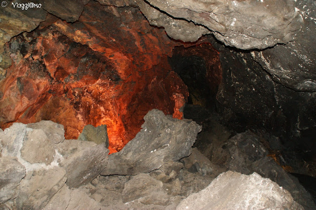 L'interno della grotta de la Cueva de los Verdes