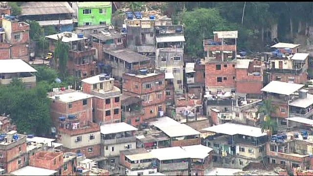 MENINO MORRE BALEADO E OPERAÇÃO NA MARÉ FECHA AS 3 PRINCIPAIS VIAS DO RIO