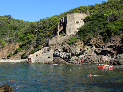 Derelict cableway station, Quercianella