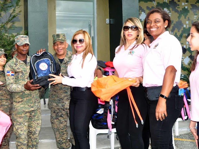 Asociación de Esposas de Oficiales del Ejército realiza su tradicional entrega de útiles escolares y mochilas a favor de los hijos de los miembros de la institución.