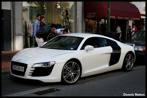 audi r8 white