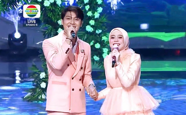 Saling Unjuk Romantisme di Konser <i>Leslar Pemimpinmu</i> 