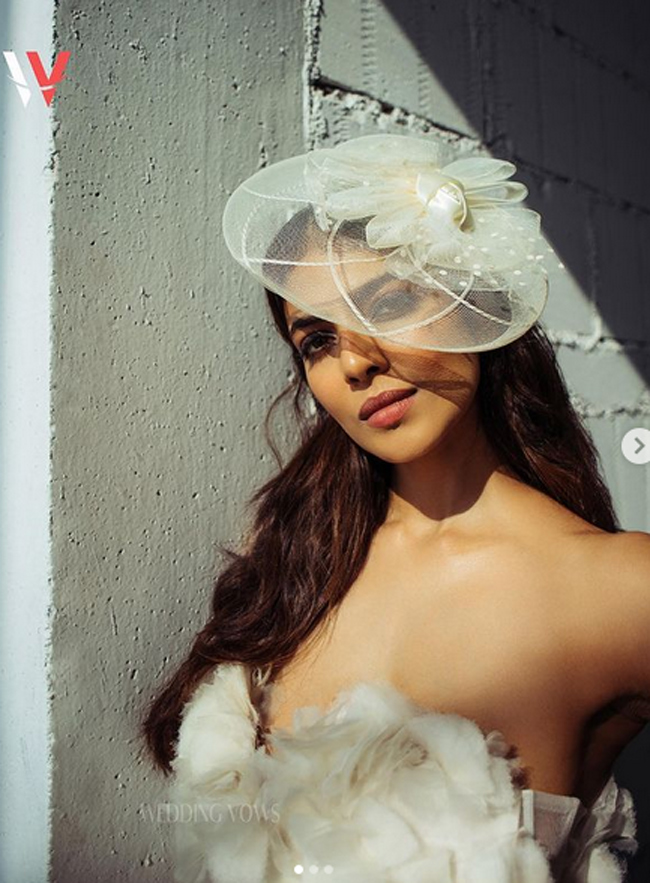 Actors Gallery: Malavika Mohanan Pictures Shoot For Wedding Vows Pictures