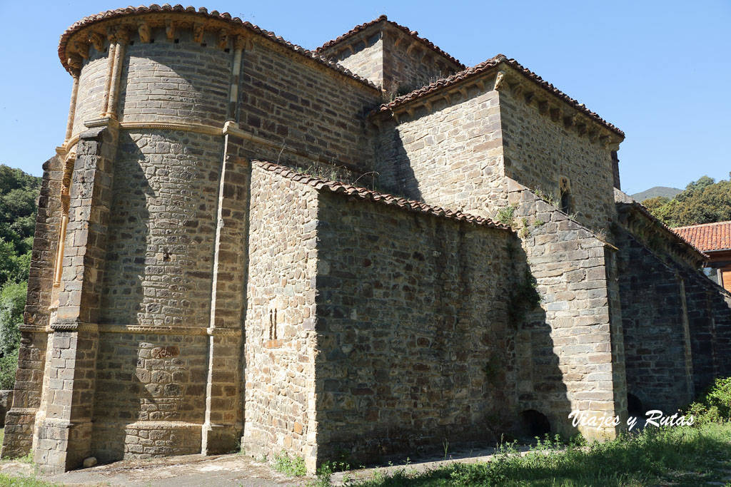 Absides de Iglesia de Santa María de Piasca (Cantabria)