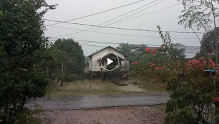 VIDEO: Hujan Lebat Disertai Petir Landa Kapuas Hulu