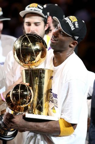 Kobe Bryant 5th Ring. As Kobe grabs his 5th ring we