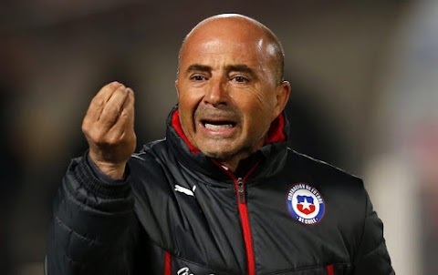 SAMPAOLI: -"PIDO DISCULPAS SI OFENDÍ A ESTE NEGRO MUERTO DE HAMBRE.-"