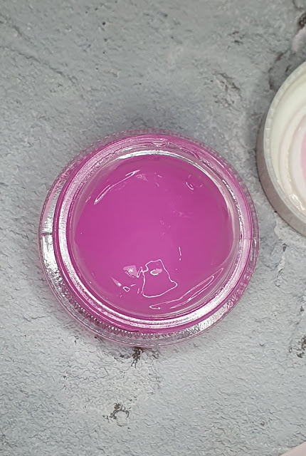 Mana Beauty rose face gel - close up