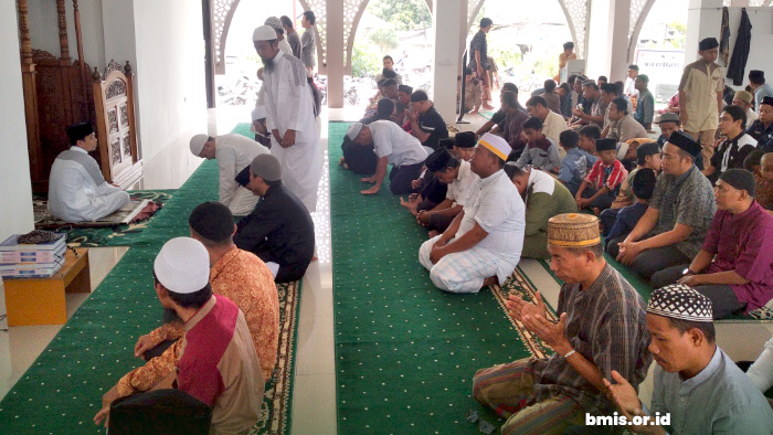 jamaah sholat jumat