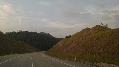 Gambar 2 Laluan Keruak Gunung Bongsu Kuala Berang Gua Musang