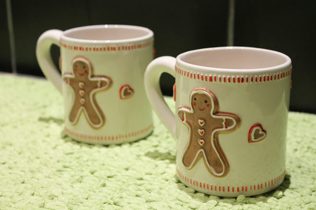 Gingerbread Man Tea Pot Mugs, Tea Set