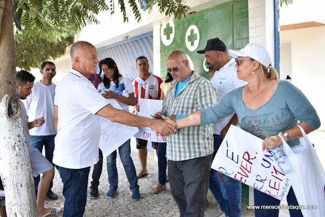 Servidores públicos protestam por atrasos no 13º salário em Santa Cruz e são recebidos pelo secretário de Saúde