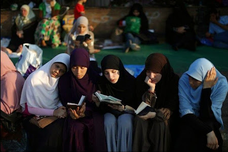بالصور .. كيف امضى مؤيدى مرسى اول ايام رمضان فى رابعة العدوية