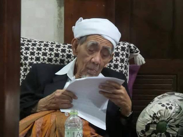 Petuah Arif nan Indah Mbah Maimun Sarang