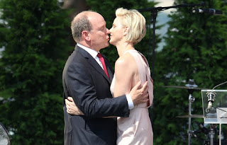 Monaco: the Princess Charlene declares his love to Prince Albert, moved to tears