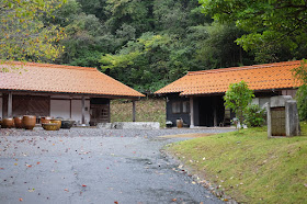 鳥取の窯元・工芸　クラフト館 岩井窯　参考館