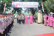 Kapolres Sidrap bersama Ketua Bhayangkari Lakukan Kunjungan Kerja di Polsek Watang Pulu