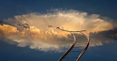 Escada conduzindo para uma nuvem no céu. #PraCegoVer #ParaTodosVerem