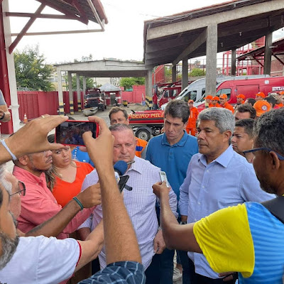 GOVERNADOR EM EXERCÍCIO E GOVERNADOR DIPLOMADO VISITAM ÁREAS ALAGADAS PELA CHUVA