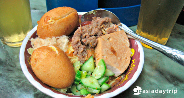 Hanoi Street Food Xoi GoAsiaDayTrip