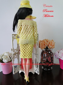 Roupa de crochê para Barbie criada por Pecunia MM