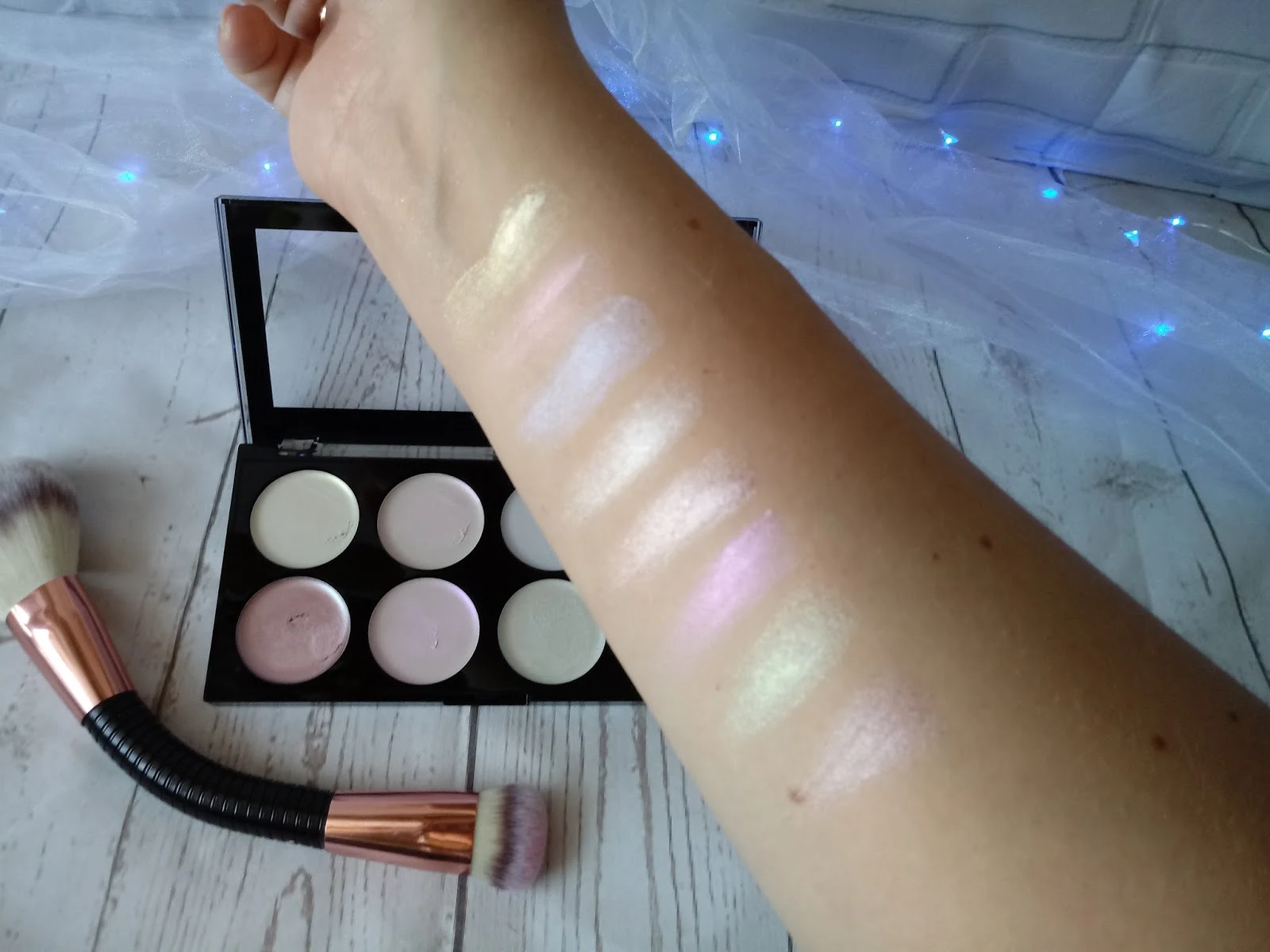 ULTRA STROBE AND LIGHT PALETTE & ULTRA STROBE BALM PALETTE / MAKEUP REVOLUTION / RECENZJA